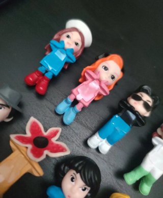 Set 8 Pezzi Stranger Things Nuovi