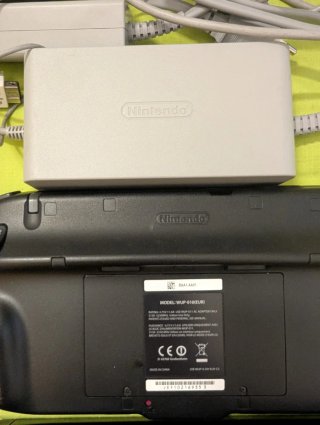 Nintendo Wii U Negra con Juegos y Mandos