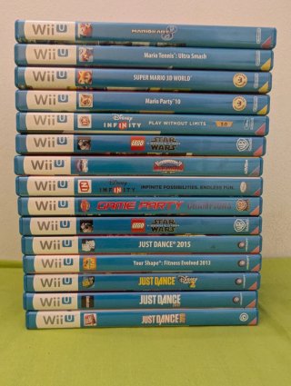 Nintendo Wii U Negra con Juegos y Mandos