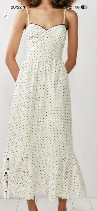 Vestido blanco con lunares