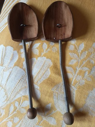 Hormas de zapato de madera