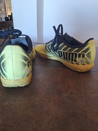 Zapatillas fútbol sala Puma Talla 40 en buen estad