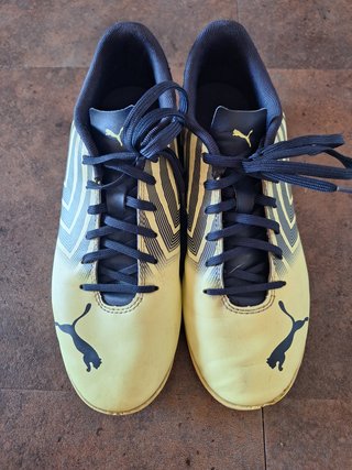 Zapatillas fútbol sala Puma Talla 40 en buen estad