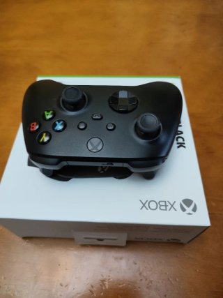 Mando Xbox Series X Carbon Black.