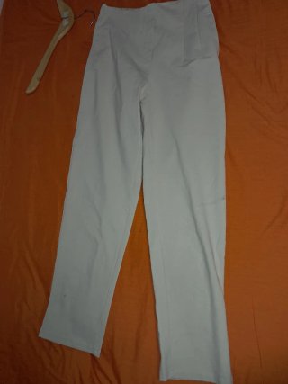 Pantalón beige Lola Ruiz