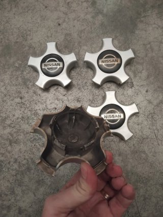 Tapas de Buje Nissan