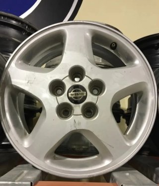 Tapas de Buje Nissan