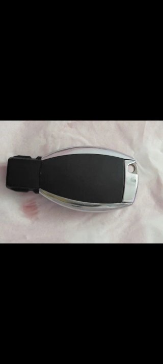 Llave Coche Mercedes 25€ precio no negociable.