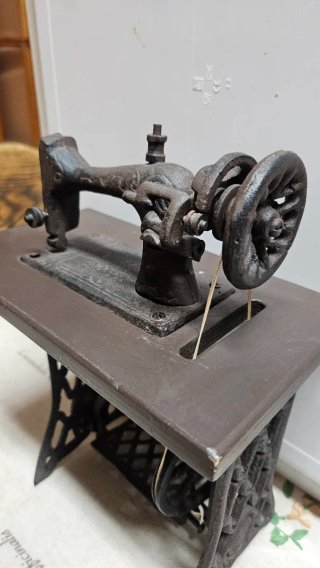 Réplica Máquina Coser Antigua Miniatura
