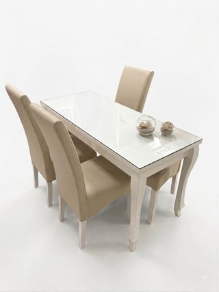Mesa y 3 Sillas Comedor