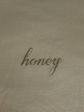 J Galt Brandy Melville Camiseta Honey