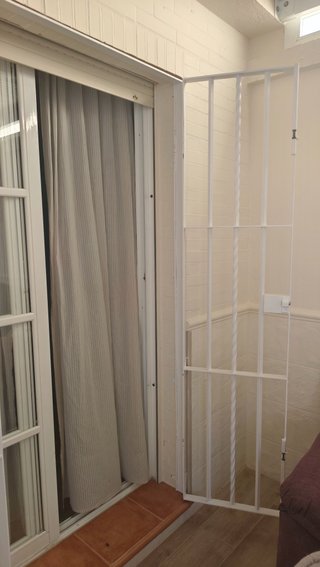 Reja de hierro para puerta/ventana 144*206.