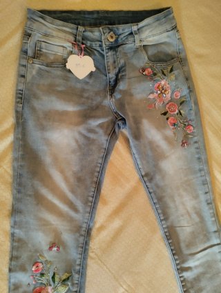Pantalón vaquero verano bordado flores