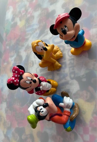 4 Figuras Disney: Mickey, Minnie, Pluto y Goofy