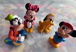 4 Figuras Disney: Mickey, Minnie, Pluto y Goofy