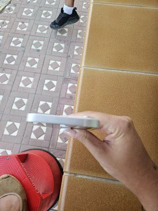 iPhone 13 Apple