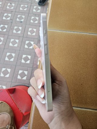 iPhone 13 Apple