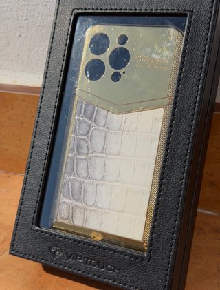 Funda iPhone de Oro Dubai