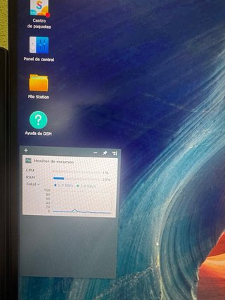NAS Synology 8 bahías + 8 discos 4TB