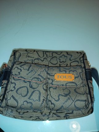 Bolso bandolera marrón con detalle
