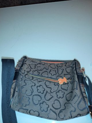 Bolso bandolera marrón con detalle
