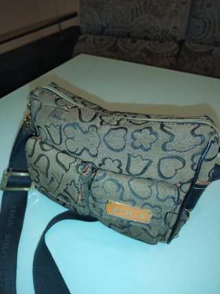 Bolso bandolera marrón con detalle