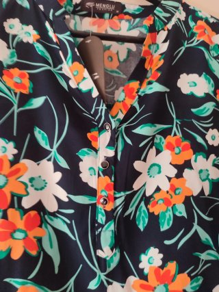 Camisa floral Menglu talla M