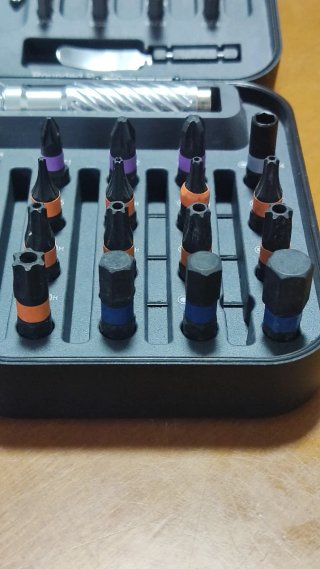Kit de herramientas con puntas y mango