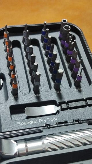 Kit de herramientas con puntas y mango