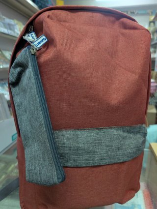 Mochila escolar con neceser