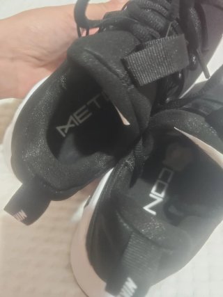 Zapatillas Nike Mujer Negras y Blancas