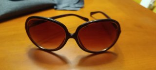 Gafas de sol nuevas. Marca MÓ ovaladas negras.