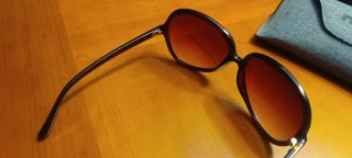 Gafas de sol nuevas. Marca MÓ ovaladas negras.