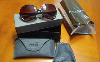 Gafas de sol nuevas. Marca MÓ ovaladas negras.