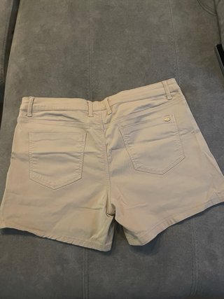 Pantalones cortos Stradivarius beige