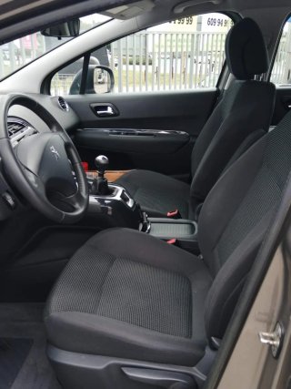 Peugeot 5008 2013