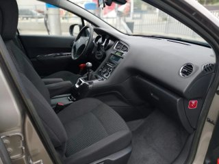 Peugeot 5008 2013