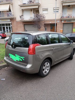 Peugeot 5008 2013