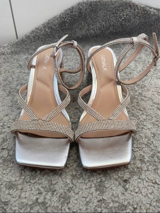 Sandalias Catwalk Plateadas Tacon Brillante Talla