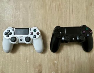 PS4 Pro 1TB Blanca + Juegos y Mandos