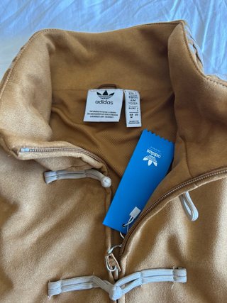 chaqueta adidas mostaza talla L año nuevo chino