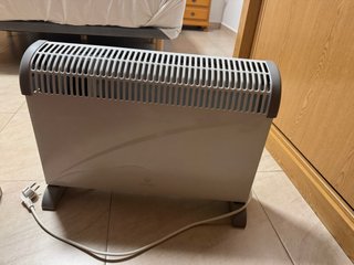 Estufa eléctrica beige y gris