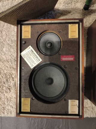 Altavoces vintage madera