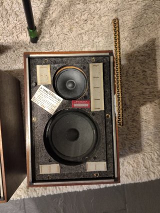 Altavoces vintage madera