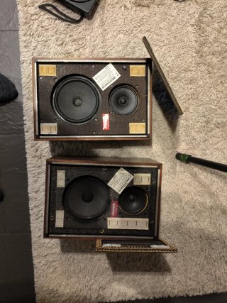 Altavoces vintage madera