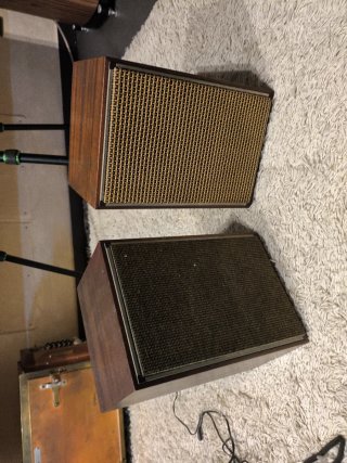 Altavoces vintage madera