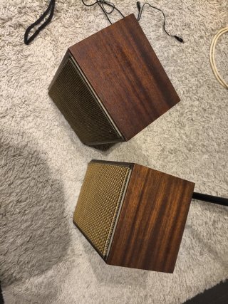 Altavoces vintage madera