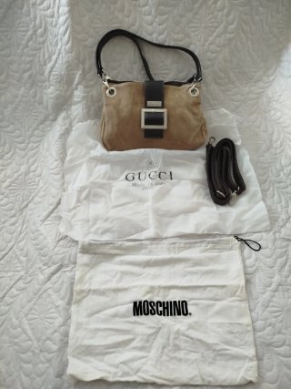 Bolso Gucci con su Guardapolvo y otro de Moschino