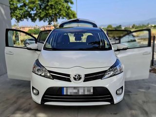 TOYOTA verso