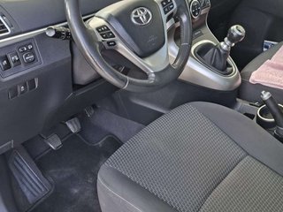 TOYOTA verso